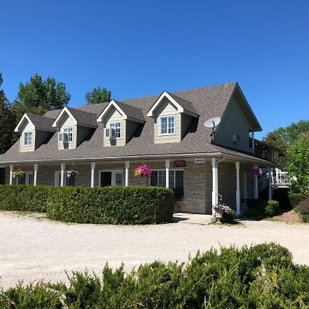 Adventure The Bruce Inn - Recently Renovated With Outdoor Hot Tub Tobermory Extérieur photo