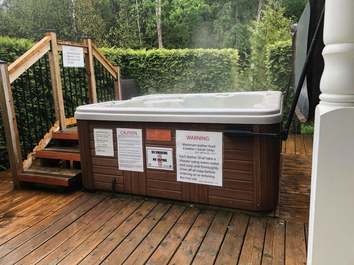 Adventure The Bruce Inn - Recently Renovated With Outdoor Hot Tub Tobermory Extérieur photo