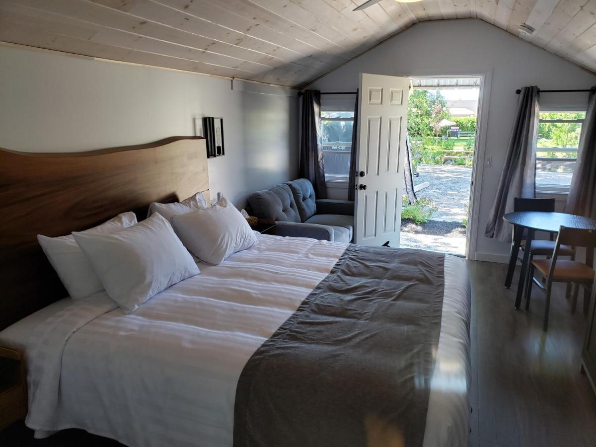 Adventure The Bruce Inn - Recently Renovated With Outdoor Hot Tub Tobermory Extérieur photo