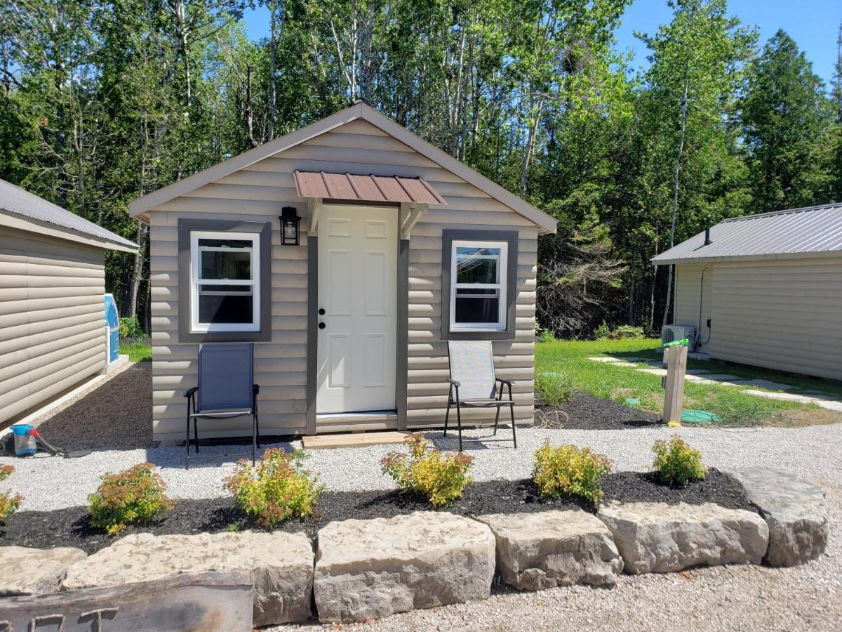 Adventure The Bruce Inn - Recently Renovated With Outdoor Hot Tub Tobermory Extérieur photo
